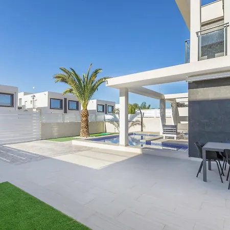 Casa Bos Dolphin Pool Jacuzzi 6p