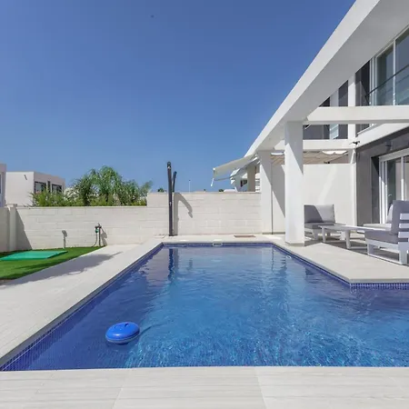 Casa Bos Dolphin Pool Jacuzzi 6p