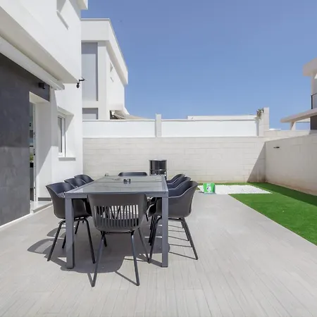 Casa Bos Dolphin Pool Jacuzzi 6p