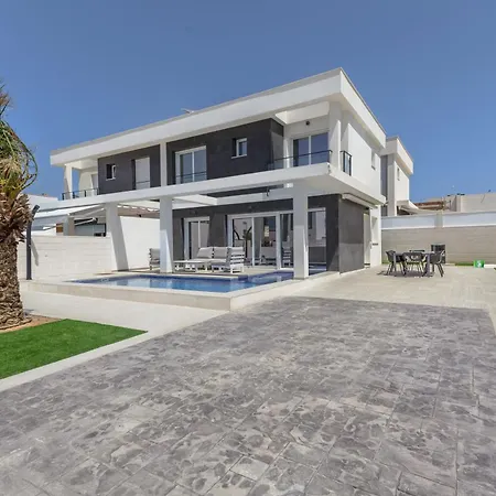 Casa Bos Dolphin Pool Jacuzzi 6p