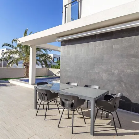 Casa Bos Dolphin Pool Jacuzzi 6p