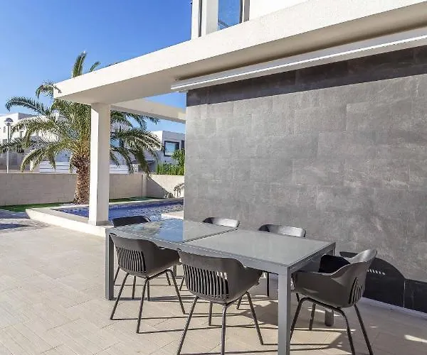 Villa Casa Bos Dolphin Pool Jacuzzi 6p